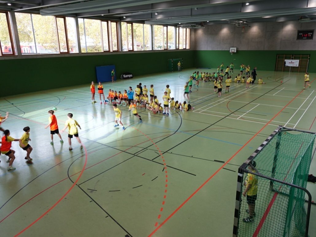 Metzingen Handballtraining in der Sporthalle