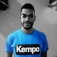 Adrien Dipanda posiert im blauen Kempa T-Shrt