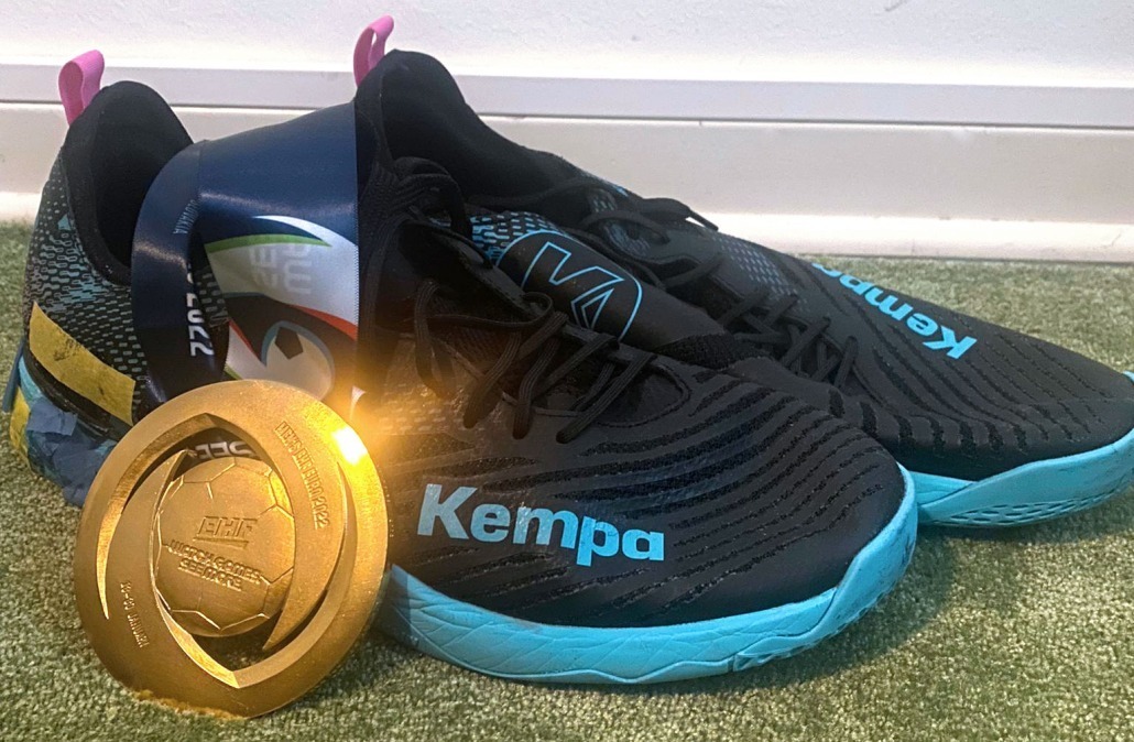 Kempa Wing Lite 2.0 mit Goldmedaille der Handball-Europameisterschaft 2022